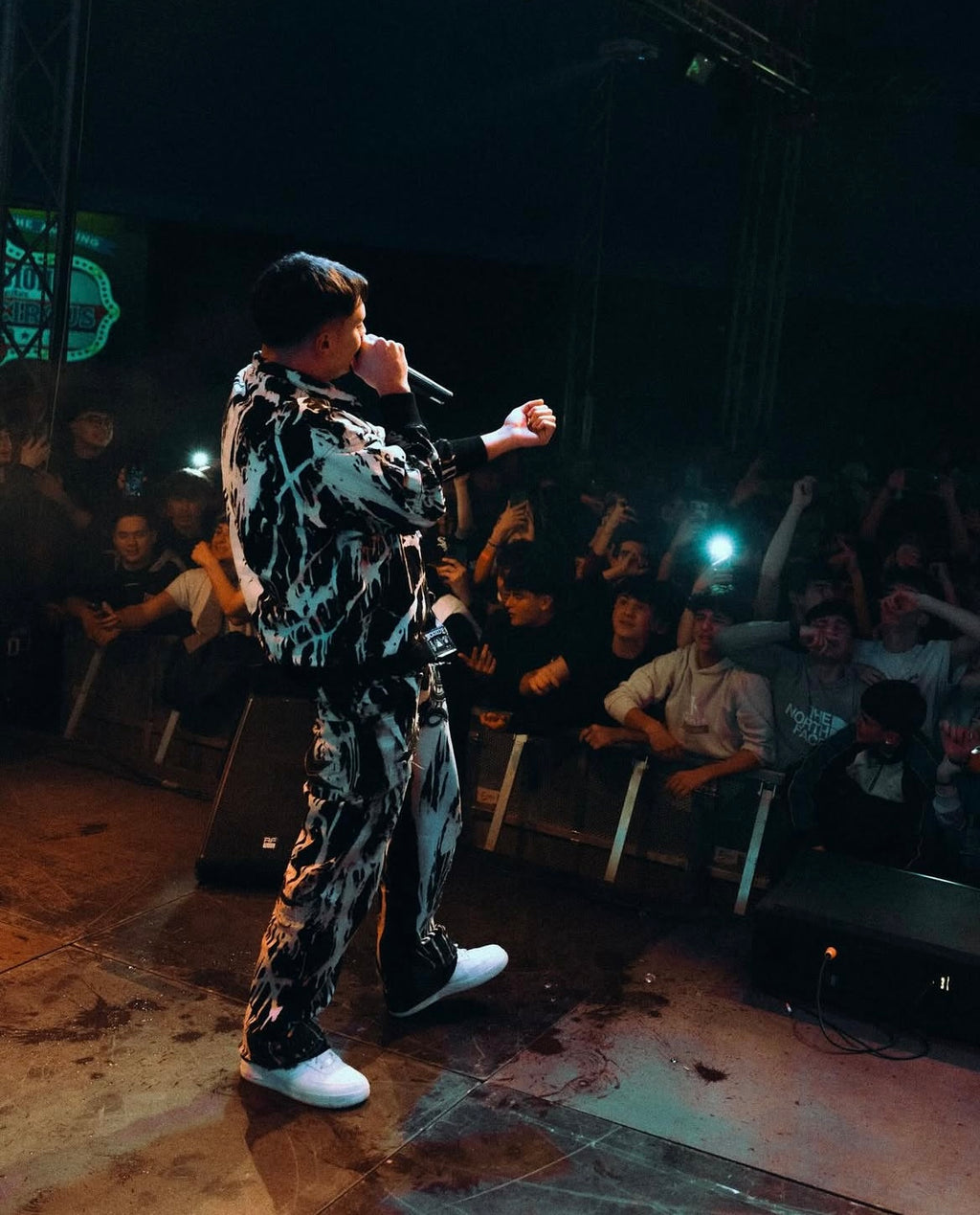 PROGETTAZIONE PERSONALIZZATA DEL TUO CAPO SU MISURA